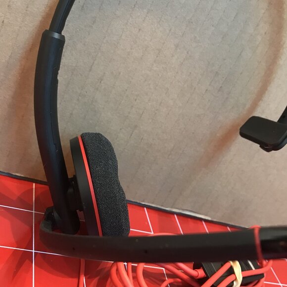 Plantronics Blackwire C3210 USB Headset - Picture 3 of 7